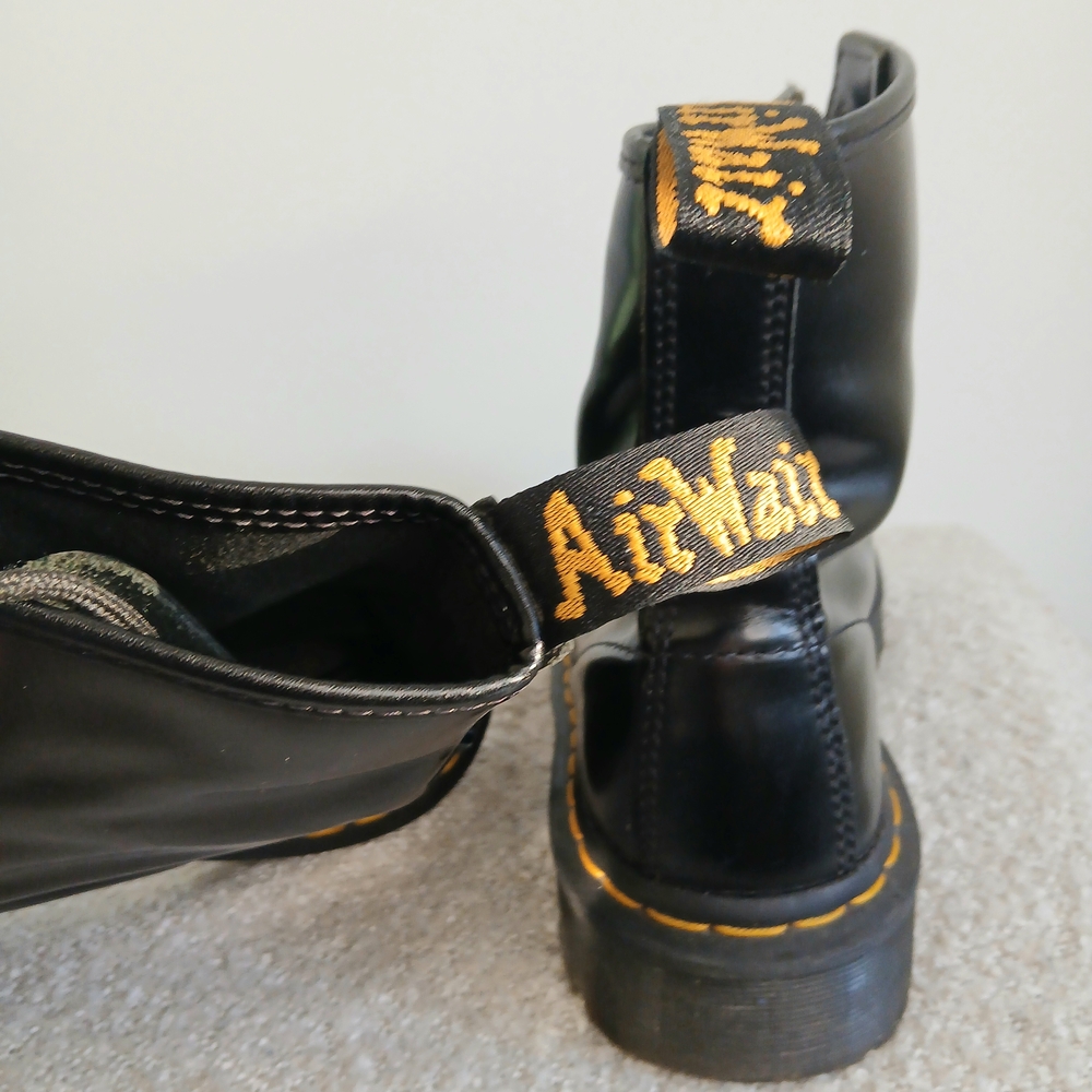 ⚫️💅 Dr. Martens Black Leather Platform Boots Size 8 - Picture 2 of 10